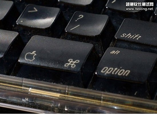 蘋果鍵盤上一度出現的圖表鍵令人費解（騰訊科技配圖）
